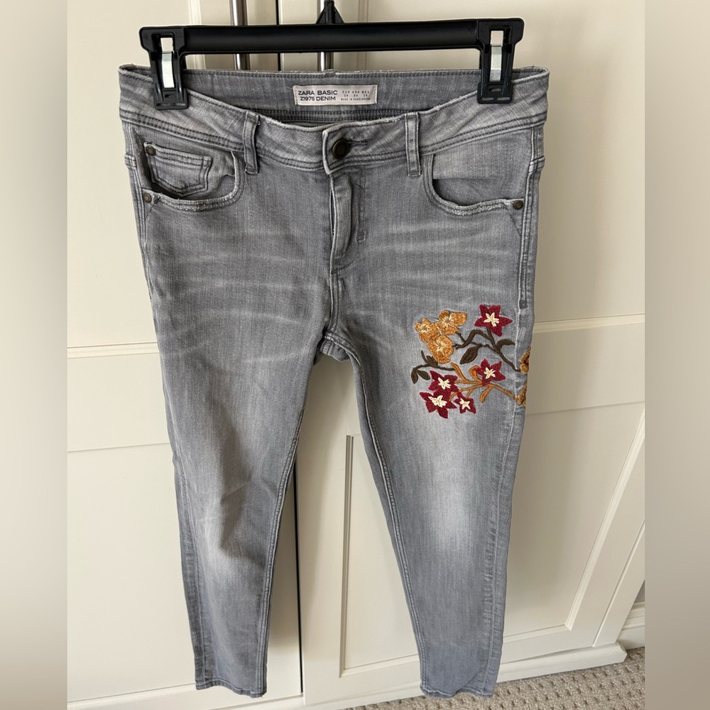 Zara Gray Skinny Jeans with Floral Embroidery